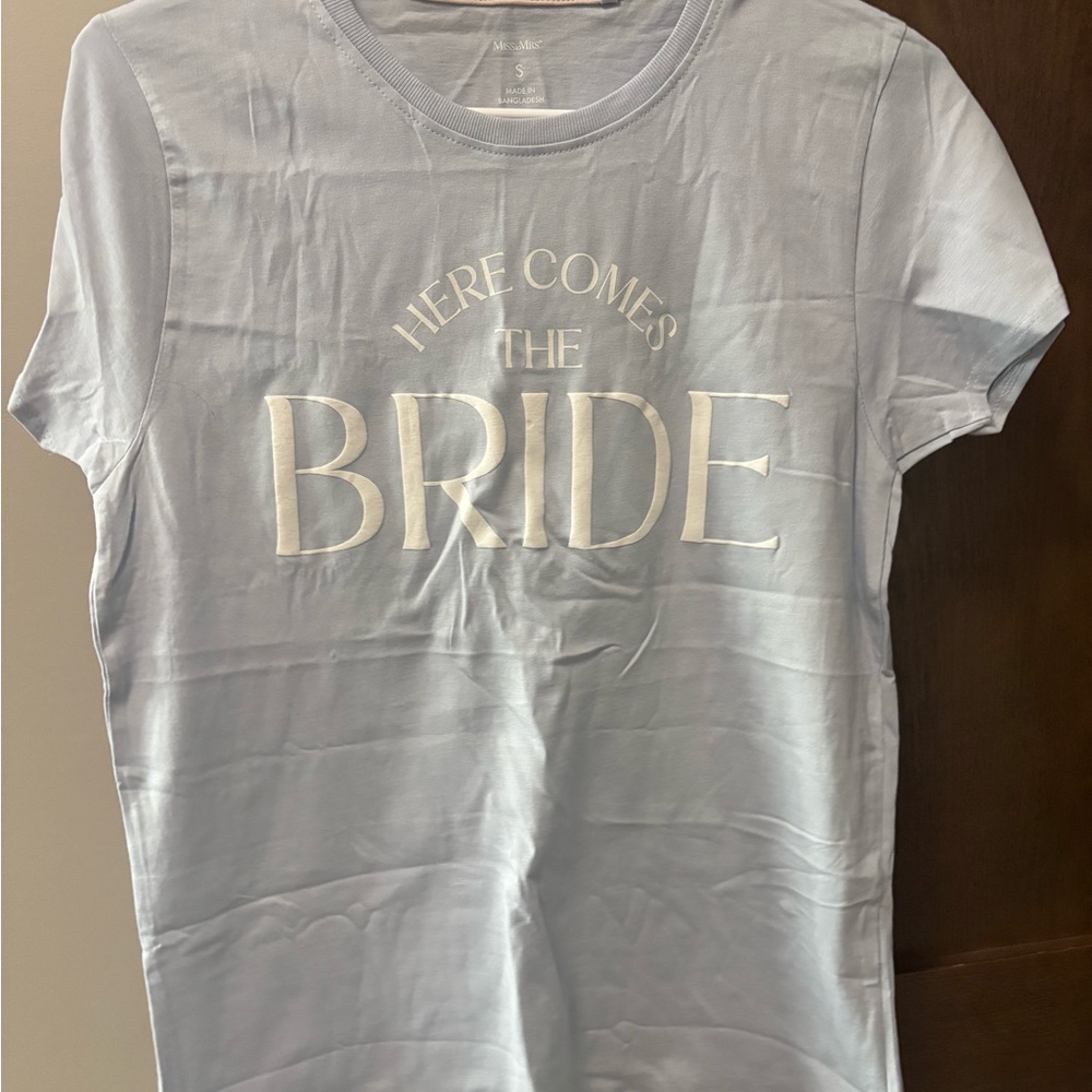 Light Blue 'Here Comes the Bride' Short Sleeve Tee